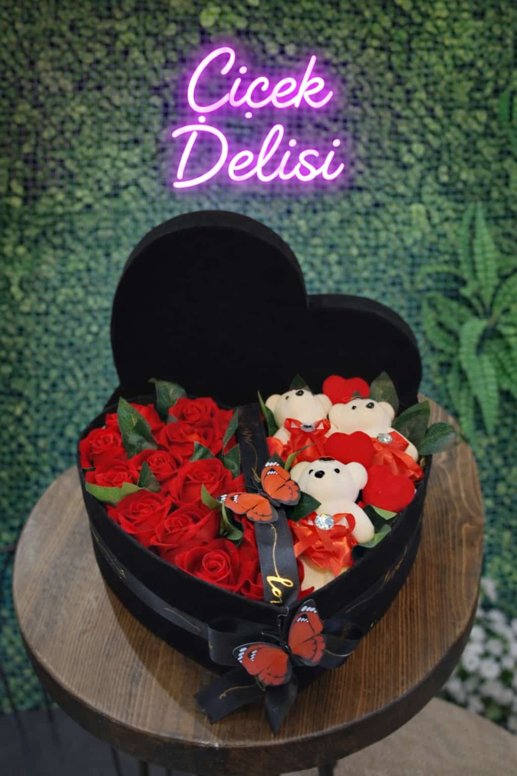 Kalp Kutu Kadife G�l